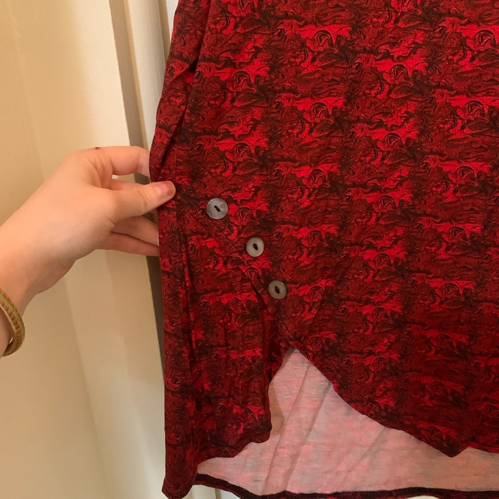 Red Patterned Women's Top - Picture 2 of 3